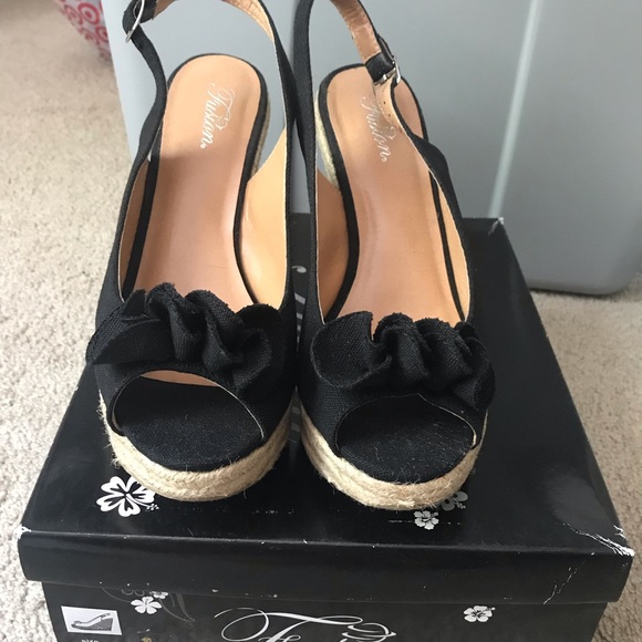 Black Ruffle Wedges - Picture 3 of 5